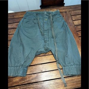 á la sha Women Size S Ankle capri  cotton green shorts.